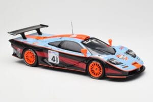 McLaren F1 GTR #41 P-H. Raphanel / C. Gounon / A. Olofsson 24 Hours of Le Mans 1997 UT Models 1:18 39727 Kov – obrázek 6 z 8