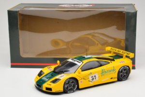 McLaren F1 GTR #51 Mach One Racing Le Mans 1995 UT Models 1:18 530151851 Kov – obrázek 8 z 8