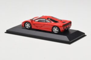 McLaren F1 Červený Minichamps 1:43 433133438 Kov – obrázek 3 z 4
