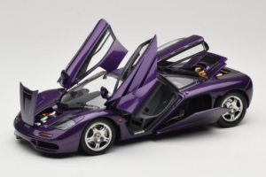 McLaren F1 Fialový LCD 1:18 LCD18014-PU Kov – obrázek 2 z 8