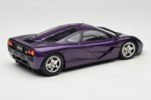 McLaren F1 Fialový LCD 1:18 LCD18014-PU Kov – obrázek 3 z 8