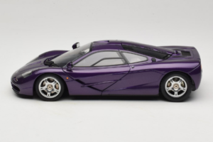 McLaren F1 Fialový LCD 1:18 LCD18014-PU Kov – obrázek 4 z 8