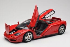 McLaren F1 Červený Minichamps 1:12 530133125 Kov – obrázek 2 z 9