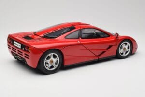 McLaren F1 Červený Minichamps 1:12 530133125 Kov – obrázek 3 z 9