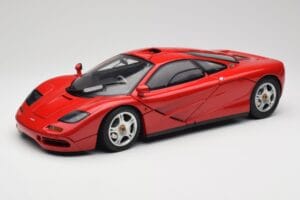 McLaren F1 Červený Minichamps 1:12 530133125 Kov