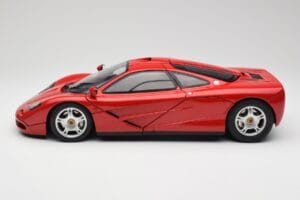 McLaren F1 Červený Minichamps 1:12 530133125 Kov – obrázek 5 z 9