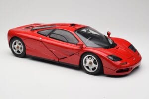 McLaren F1 Červený Minichamps 1:12 530133125 Kov – obrázek 7 z 9