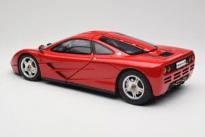 McLaren F1 Červený Minichamps 1:12 530133125 Kov – obrázek 8 z 9