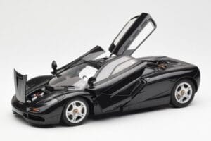McLaren F1 Road Car Černý AUTOart 1:18 76002 Kov – obrázek 2 z 8