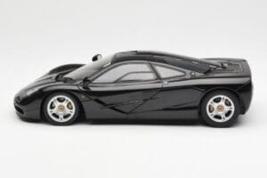 McLaren F1 Road Car Černý AUTOart 1:18 76002 Kov – obrázek 4 z 8
