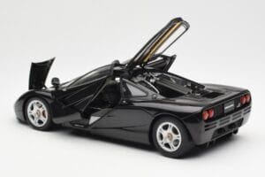 McLaren F1 Road Car Černý AUTOart 1:18 76002 Kov – obrázek 5 z 8