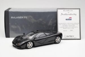 McLaren F1 Road Car Černý AUTOart 1:18 76002 Kov – obrázek 8 z 8