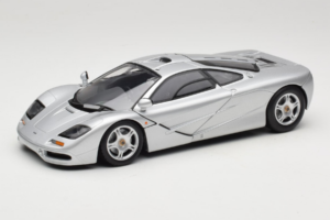 McLaren F1 Stříbrný UT Models 1:18 530133180 Kov