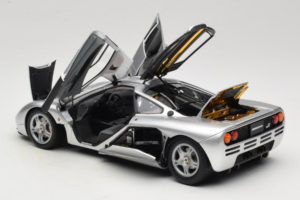 McLaren F1 Stříbrný LCD 1:18 LCD18014-SI Kov – obrázek 5 z 8