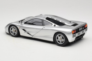 McLaren F1 Stříbrný LCD 1:18 LCD18014-SI Kov – obrázek 7 z 8