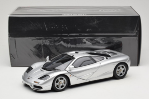 McLaren F1 Stříbrný LCD 1:18 LCD18014-SI Kov – obrázek 8 z 8