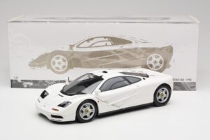 McLaren F1 Bílý Minichamps 1:18 530133424 Kov – obrázek 8 z 8