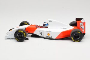 McLaren Ford MP4/8 #7 M. Hakkinen 1993 Minichamps 1:18 530931837 Kov – obrázek 3 z 6