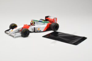 McLaren MP4/8 Ford #8 A. Senna Winner Australian GP 1993 Minichamps 1:18 540933838 Kov – obrázek 3 z 7