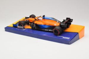 McLaren MCL35M Mercedes #3 D. Ricciardo McLaren F1 Team Bahrain Grand Prix 2021 Minichamps 1:18 533211803 Pryskyřice – obrázek 5 z 7