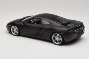 McLaren MP4-12C Matt Black Minichamps 1:18 110133021 Kov – obrázek 7 z 8