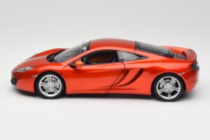McLaren MP4-12C Orange Metallic Minichamps 1:18 110133020 Kov – obrázek 4 z 8