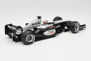 McLaren MP4-19 Mercedes J.P. Montoya Test Car 2005 Minichamps 1:18 533051880 Kov – obrázek 2 z 7