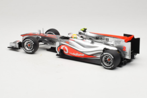 McLaren MP4-25 Mercedes #2 L. Hamilton Vodafone McLaren F1 2010 Minichamps 1:18 530101802 Kov – obrázek 5 z 7