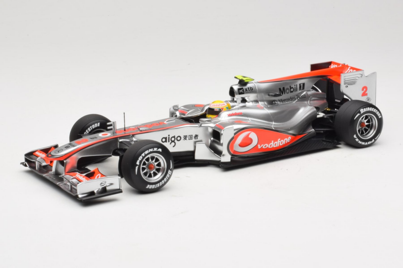 McLaren MP4-25 Mercedes #2 L. Hamilton Vodafone McLaren F1 2010 Minichamps 1:18 530101802 Kov