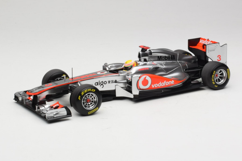 McLaren MP4-26 Mercedes #3 L. Hamilton Vodafone McLaren F1 2011 Minichamps 1:18 530111803 Kov