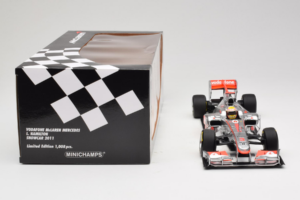 McLaren MP4-26 Mercedes #3 L. Hamilton Vodafone McLaren Showcar F1 2011 Minichamps 1:18 530111873 Kov – obrázek 7 z 7