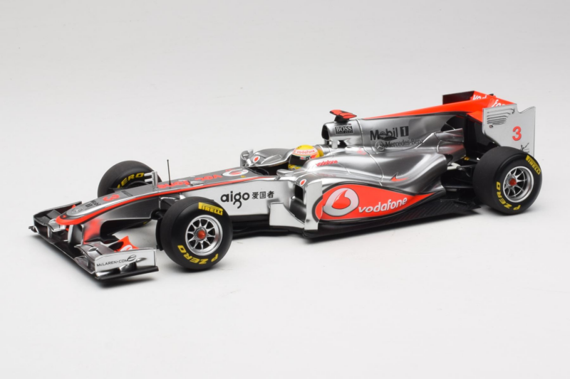 McLaren MP4-26 Mercedes #3 L. Hamilton Vodafone McLaren Showcar F1 2011 Minichamps 1:18 530111873 Kov