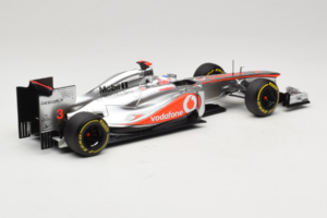 McLaren MP4-27 Mercedes #3 J. Button Vodafone McLaren Showcar F1 2012 Minichamps 1:18 530121873 Kov – obrázek 2 z 7