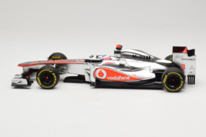 McLaren MP4-27 Mercedes #3 J. Button Vodafone McLaren Showcar F1 2012 Minichamps 1:18 530121873 Kov – obrázek 3 z 7