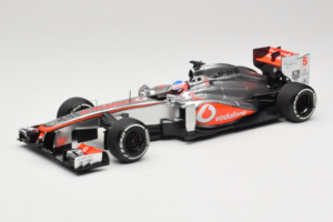 McLaren MP4-28 Mercedes #5 J. Button Vodafone McLaren F1 2013 Minichamps 1:18 530131805 Kov
