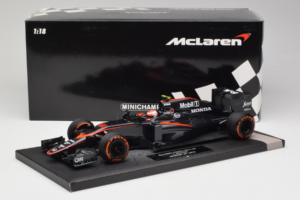 McLaren MP4-30 Honda #22 J. Button McLaren Honda F1 Team Spanish Grand Prix 2015 Minichamps 1:18 537151122 Kov – obrázek 7 z 7