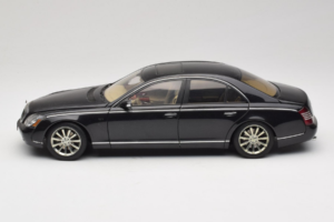 Maybach 57S Černý AUTOart 1:18 76156 Kov – obrázek 4 z 7
