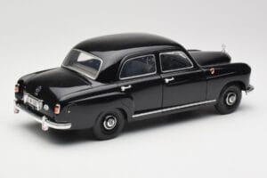Mercedes 180 W120 Ponton Černý Revell 1:18 08973 Kov – obrázek 3 z 8