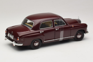 Mercedes 180 Ponton Tmavě Červený Revell 1:18 08876 Kov – obrázek 2 z 6