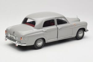 Mercedes 180 W120 Ponton Graphite Grey Revell 1:18 08974 Kov – obrázek 3 z 8