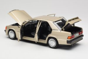 Mercedes 190E W201 2.3-16 Smoke Silver Metallic Norev 1:18 183831 Kov – obrázek 5 z 8