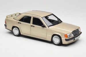 Mercedes 190E W201 2.3-16 Smoke Silver Metallic Norev 1:18 183831 Kov – obrázek 6 z 8