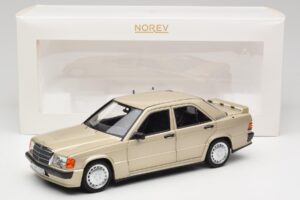 Mercedes 190E W201 2.3-16 Smoke Silver Metallic Norev 1:18 183831 Kov – obrázek 8 z 8