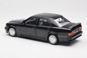 Mercedes 190E 2.3-16 W201 Černý Edice Dealer Norev 1:18 B66040663 Kov – obrázek 7 z 8