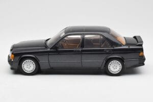 Mercedes 190E 2.3-16 W201 Modročerný Metallic AUTOart 1:18 76122 Kov – obrázek 4 z 8