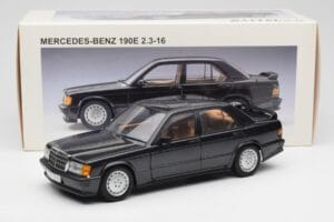 Mercedes 190E 2.3-16 W201 Modročerný Metallic AUTOart 1:18 76122 Kov – obrázek 8 z 8