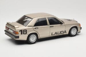 Mercedes 190E 2.3-16 W201 #1 N. Lauda Race of Champions Nurburgring 1984 AUTOart 1:18 88431 Kov – obrázek 3 z 8