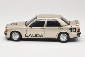 Mercedes 190E 2.3-16 W201 #1 N. Lauda Race of Champions Nurburgring 1984 AUTOart 1:18 88431 Kov – obrázek 4 z 8