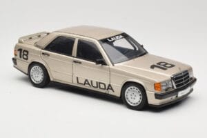 Mercedes 190E 2.3-16 W201 #1 N. Lauda Race of Champions Nurburgring 1984 AUTOart 1:18 88431 Kov – obrázek 6 z 8