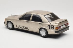 Mercedes 190E 2.3-16 W201 #1 N. Lauda Race of Champions Nurburgring 1984 AUTOart 1:18 88431 Kov – obrázek 7 z 8